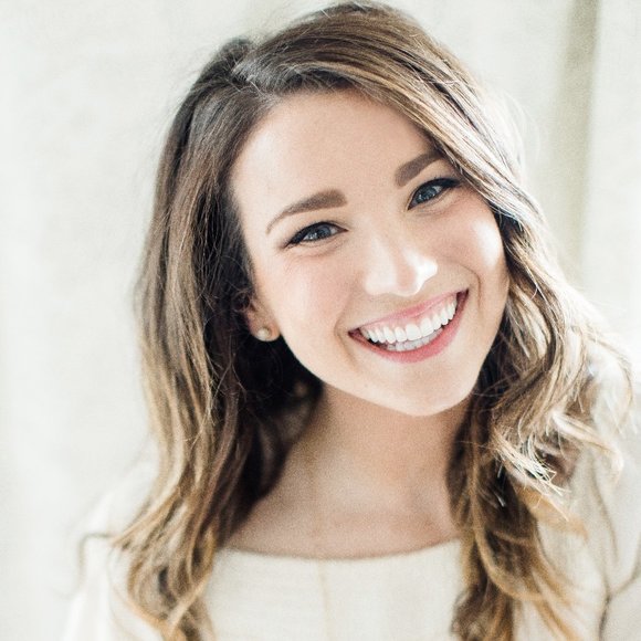 Meet your Posher, Erin - Picture 1 of 2